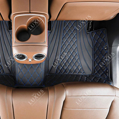 Tapis de Sol 3D sur Mesure Premium Luxus – Motif Hybride Noir avec Surpiqûres Bleues