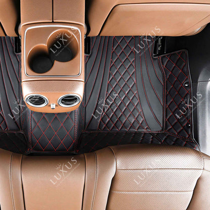 Tapis de Sol 3D sur Mesure Premium Luxus – Motif Hybride Noir avec Surpiqûres Rouges