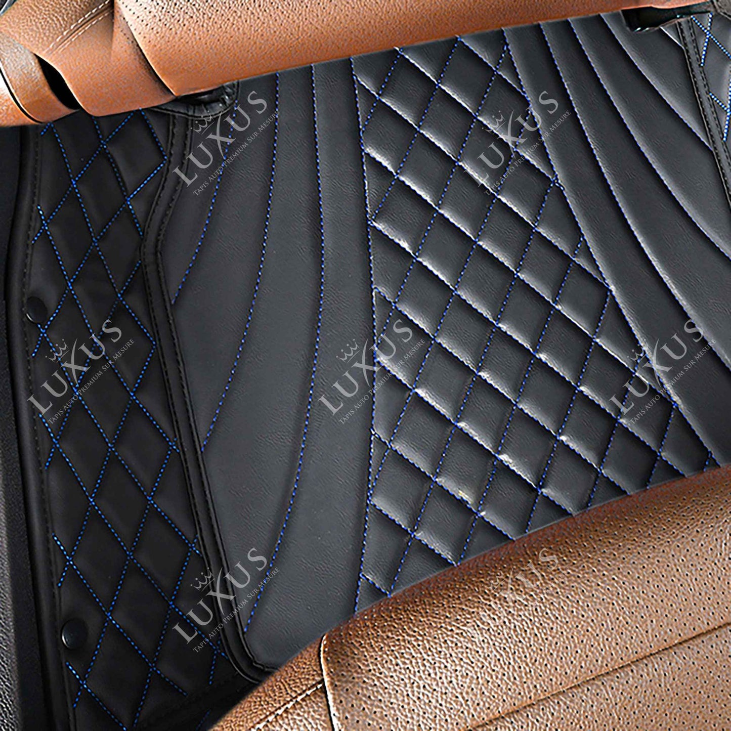Tapis de Sol 3D sur Mesure Premium Luxus – Motif Hybride Noir avec Surpiqûres Bleues