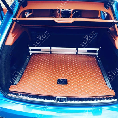 Tapis de Coffre sur Mesure Premium Luxus – Motif Losange Noir avec Surpiqûres Noires