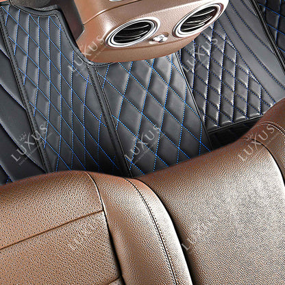 Tapis de Sol 3D sur Mesure Premium Luxus – Motif Hybride Noir avec Surpiqûres Bleues