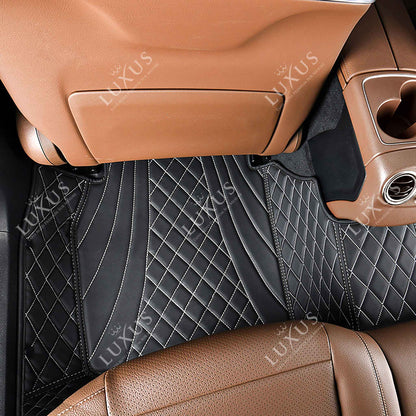 Tapis de Sol 3D sur Mesure Premium Luxus – Motif Hybride Noir avec Surpiqûres Blanches
