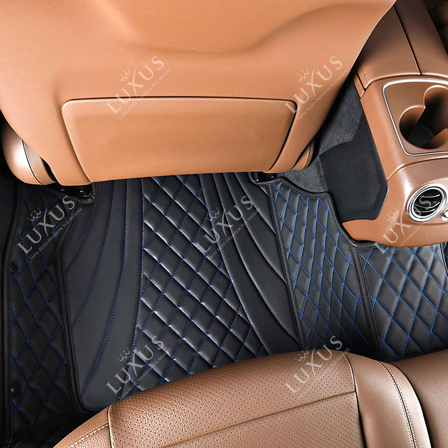 Tapis de Sol 3D sur Mesure Premium Luxus – Motif Hybride Noir avec Surpiqûres Bleues
