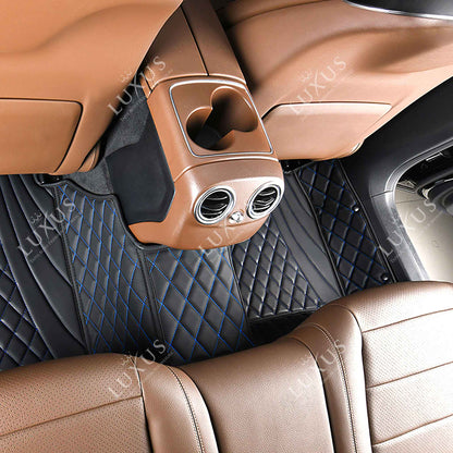 Tapis de Sol 3D sur Mesure Premium Luxus – Motif Hybride Noir avec Surpiqûres Bleues