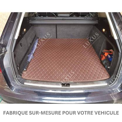 Tapis de Coffre sur Mesure Premium Luxus – Motif Losange Noir avec Surpiqûres Blanches