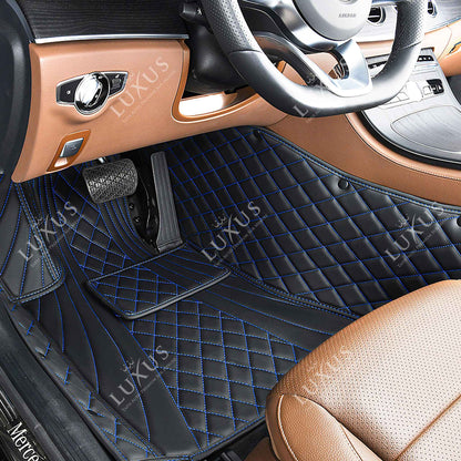 Tapis de Sol 3D sur Mesure Premium Luxus – Motif Hybride Noir avec Surpiqûres Bleues