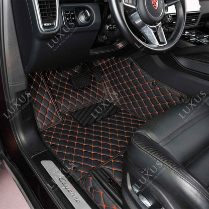 Tapis de Sol 3D Sur Mesure Premium Luxus – Motif Losange Noir avec Surpiqûres Oranges