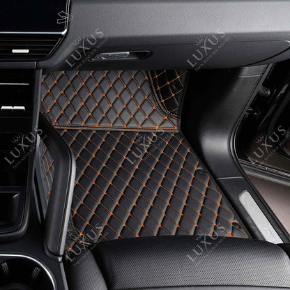 Tapis de Sol 3D Sur Mesure Premium Luxus – Motif Losange Noir avec Surpiqûres Oranges