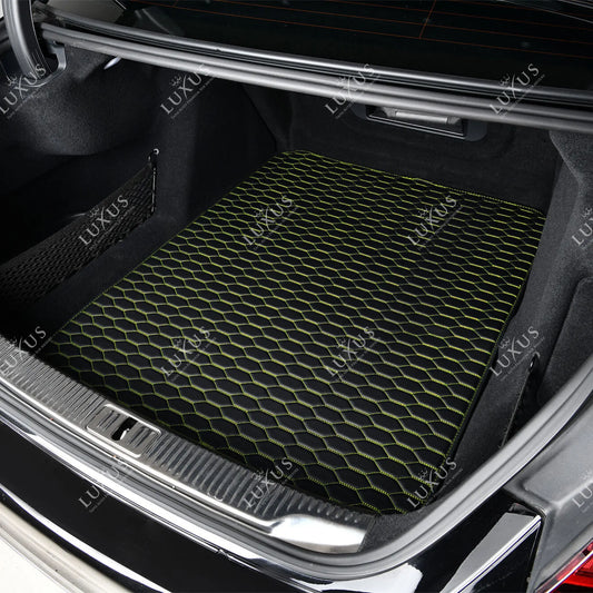 Tapis de Coffre sur Mesure Premium Luxus – Motif Nid d’Abeille Noir avec Surpiqûres Vertes