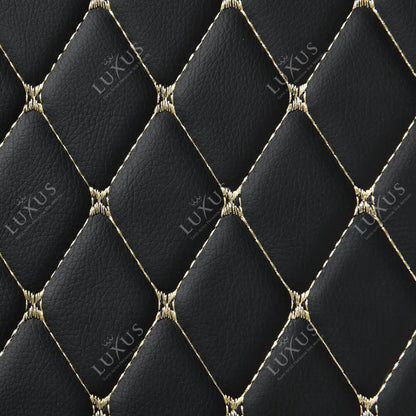 Tapis de Coffre sur Mesure Premium Luxus – Motif Losange Noir avec Surpiqûres Beiges