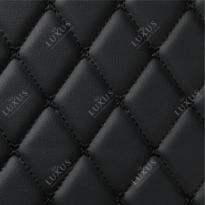Tapis de Coffre sur Mesure Premium Luxus – Motif Losange Noir avec Surpiqûres Noires