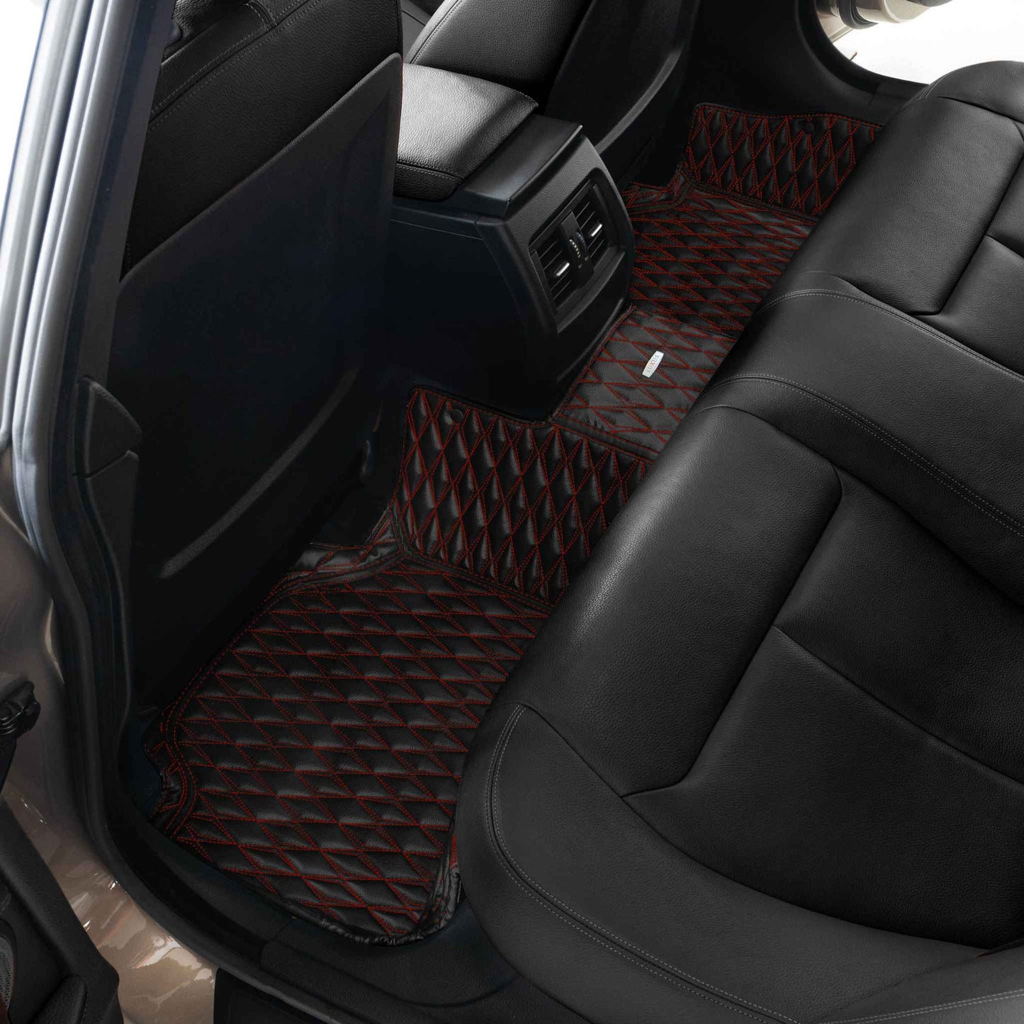 Tapis de Sol 3D sur Mesure Premium Luxus – Motif Double Losange Noir avec Surpiqûres Rouges