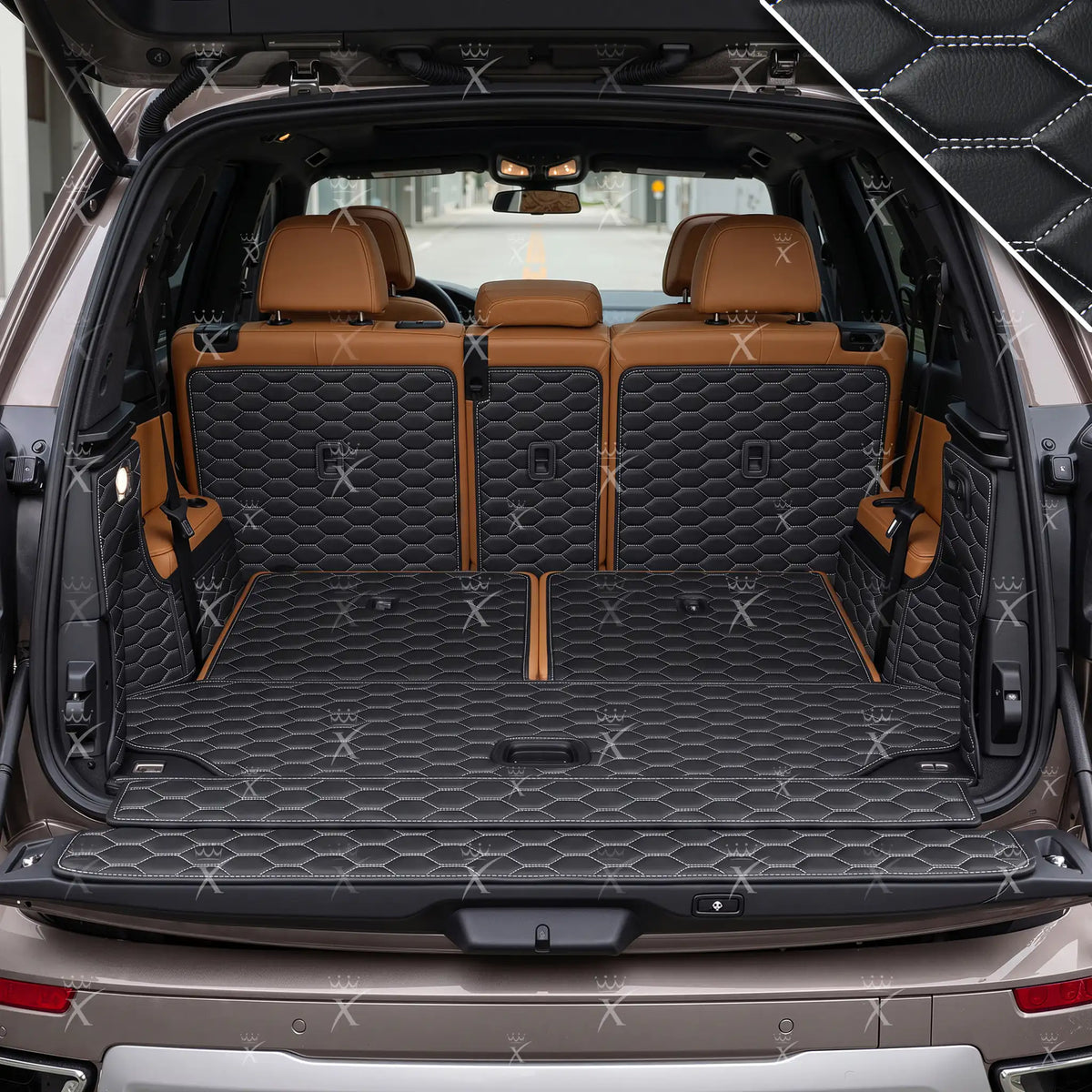 Tapis de Coffre 3D Intégral sur Mesure Premium Luxus – Motif Nid d’Abeille Noir avec Surpiqûres Blanches