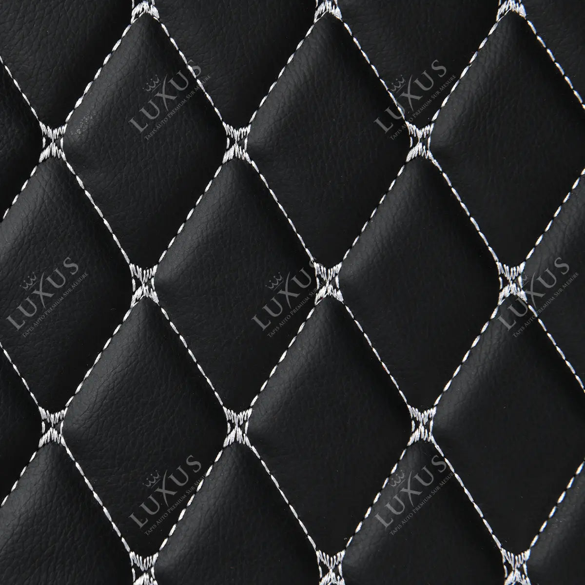Tapis de Coffre sur Mesure Premium Luxus – Motif Losange Noir avec Surpiqûres Blanches