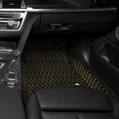 Tapis de Sol 3D sur Mesure Premium Luxus – Motif Double Losange Noir avec Surpiqûres Jaunes