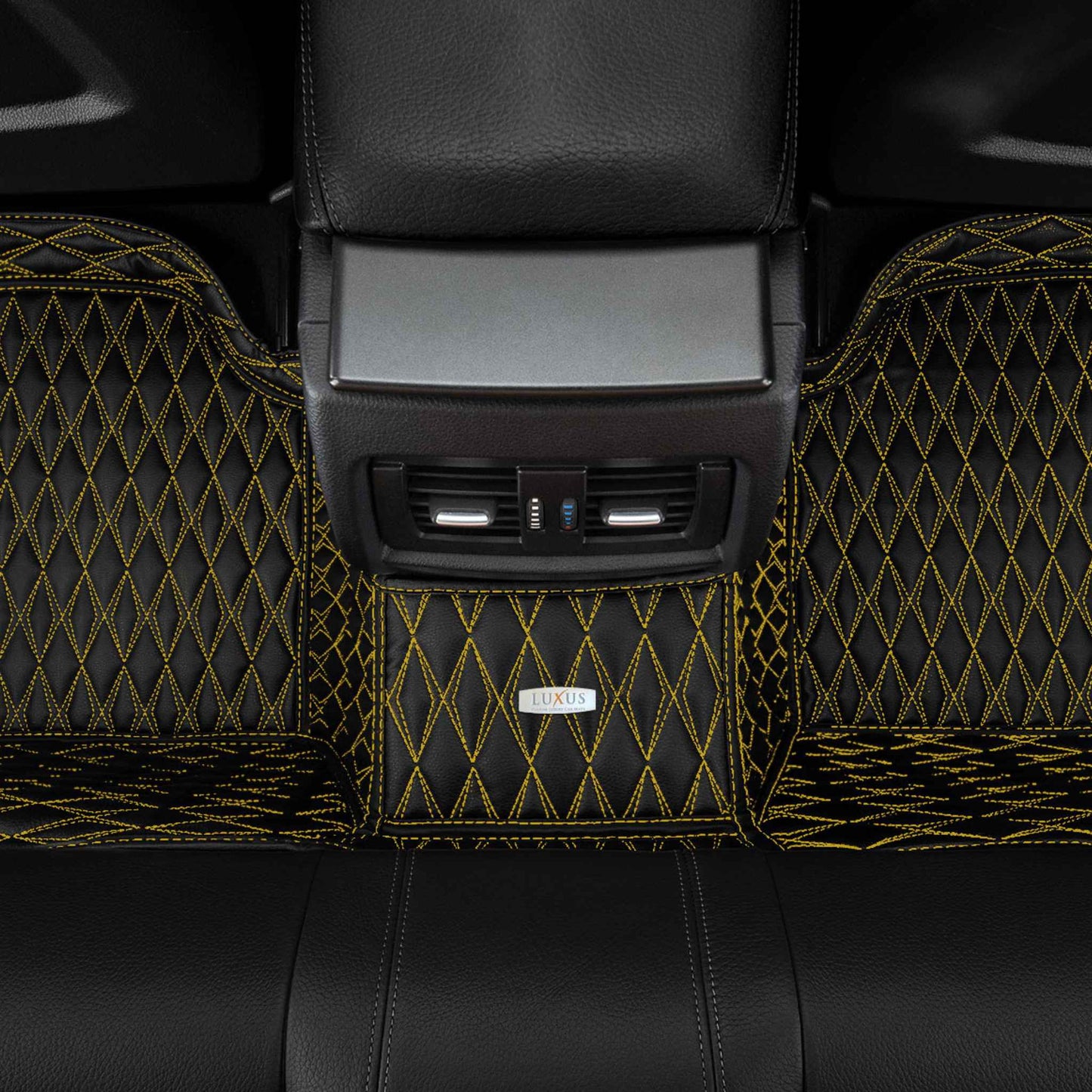 Tapis de Sol 3D sur Mesure Premium Luxus – Motif Double Losange Noir avec Surpiqûres Jaunes
