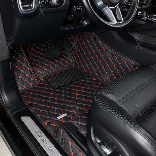Tapis De Sol 3D Sur Mesure Premium Luxus – Motif Losange Noir avec Surpiqûres Rouges