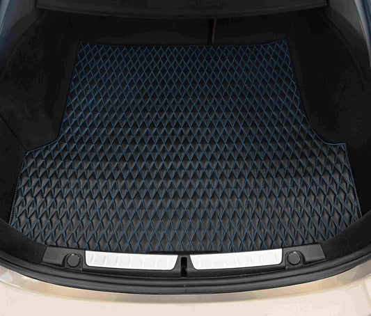 Tapis de Coffre sur Mesure Premium Luxus – Motif Double Losange Noir avec Surpiqûres Bleues