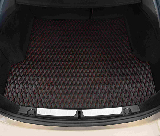Tapis de Coffre sur Mesure Premium Luxus – Motif Double Losange Noir avec Surpiqûres Rouges