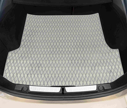 Tapis de Coffre sur Mesure Premium Luxus – Motif Double Losange Blanc Neige avec Surpiqûres Noires