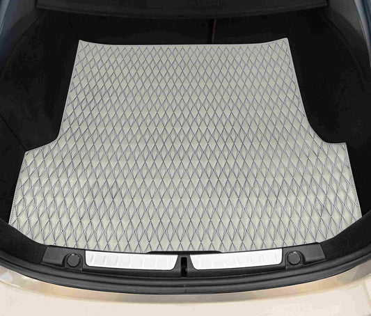 Tapis de Coffre sur Mesure Premium Luxus – Motif Double Losange Blanc Neige avec Surpiqûres Noires
