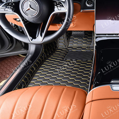 Tapis de Sol 3D sur Mesure Premium Luxus – Motif Nid d’Abeille Noir avec Surpiqûres Jaunes