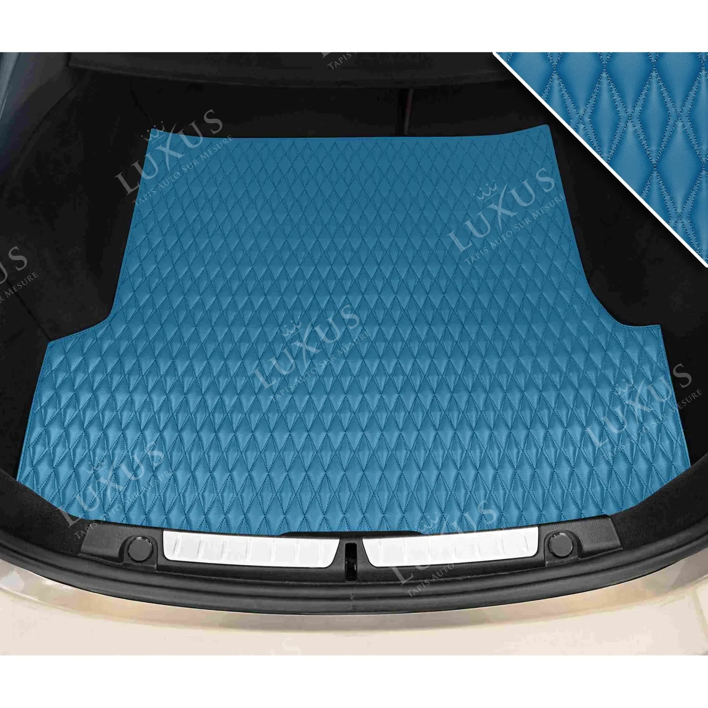 Tapis de Coffre sur Mesure Premium Luxus – Motif Double Losange Bleu Ciel