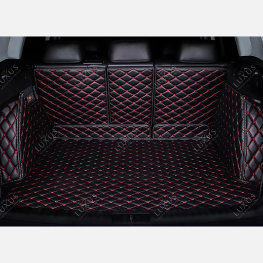 Tapis de Coffre 3D Intégral sur Mesure Premium Luxus – Motif Losange Noir avec Surpiqûres Rouges
