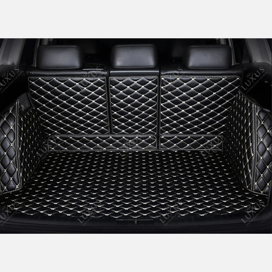 Tapis de Coffre 3D Intégral sur Mesure Premium Luxus – Motif Losange Noir avec Surpiqûres Blanches