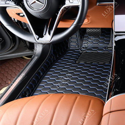 Tapis de Sol 3D sur Mesure Premium Luxus – Motif Nid d’Abeille Noir avec Surpiqûres Bleues