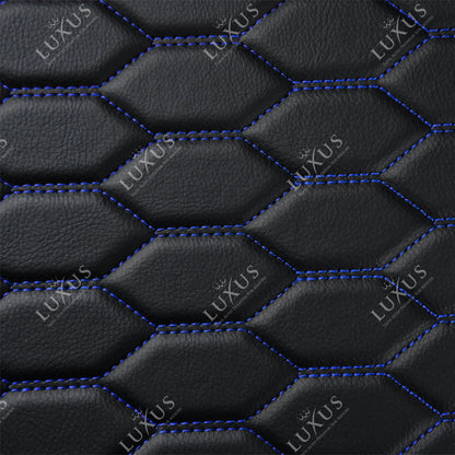 Tapis de Sol 3D sur Mesure Premium Luxus – Motif Nid d’Abeille Noir avec Surpiqûres Bleues