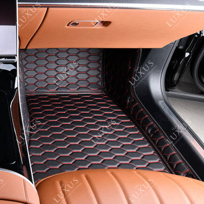 Tapis de Sol 3D sur Mesure Premium Luxus – Motif Nid d’Abeille Noir avec Surpiqûres Rouges