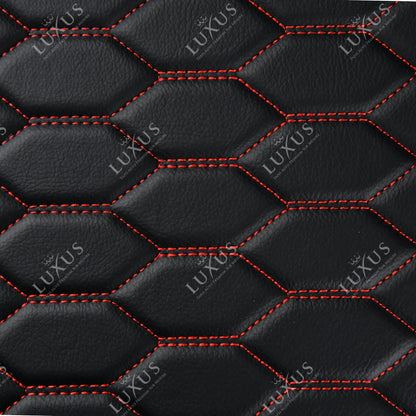 Tapis de Sol 3D sur Mesure Premium Luxus – Motif Nid d’Abeille Noir avec Surpiqûres Rouges