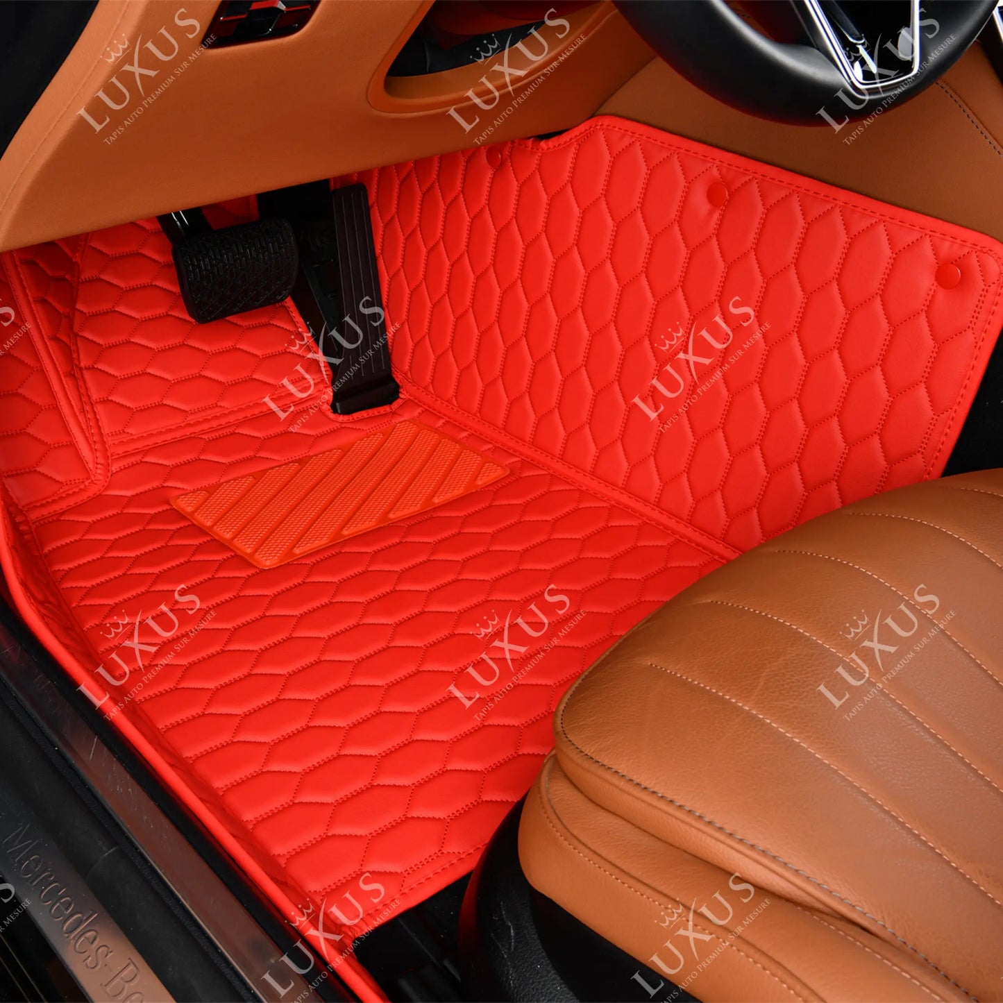 Tapis de Sol 3D sur Mesure Premium Luxus – Motif Nid d’Abeille Rouge Ferrari
