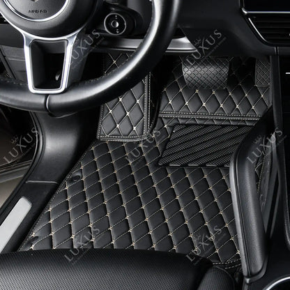 Tapis de Sol 3D sur Mesure Premium Luxus – Motif Losange Noir avec Surpiqûres Beiges