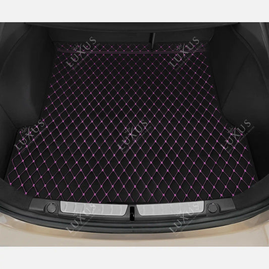 Tapis de Coffre sur Mesure Premium Luxus – Motif Losange Noir avec Surpiqûres Mauves