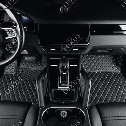 Tapis de Sol 3D sur Mesure Premium Luxus – Motif Losange Noir avec Surpiqûres Blanches