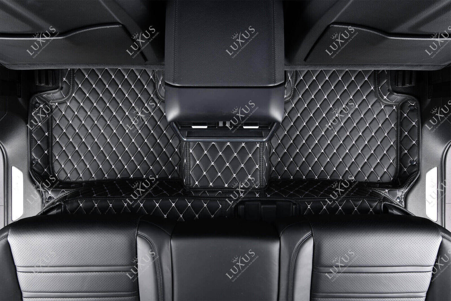 Tapis de Sol 3D sur Mesure Premium Luxus – Motif Losange Noir avec Surpiqûres Blanches