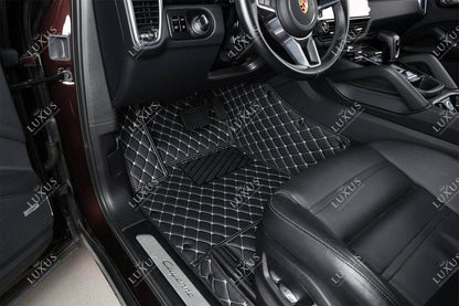 Tapis de Sol 3D sur Mesure Premium Luxus – Motif Losange Noir avec Surpiqûres Blanches